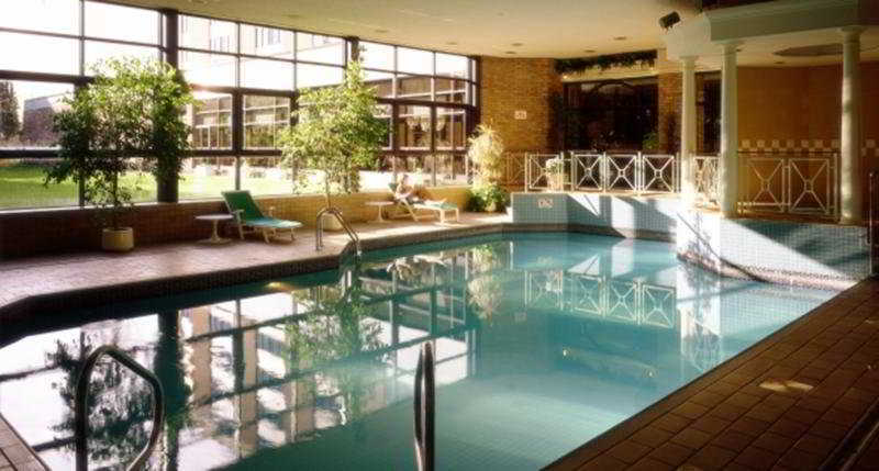 Mercure London Gatwick Airport Horley Exterior foto